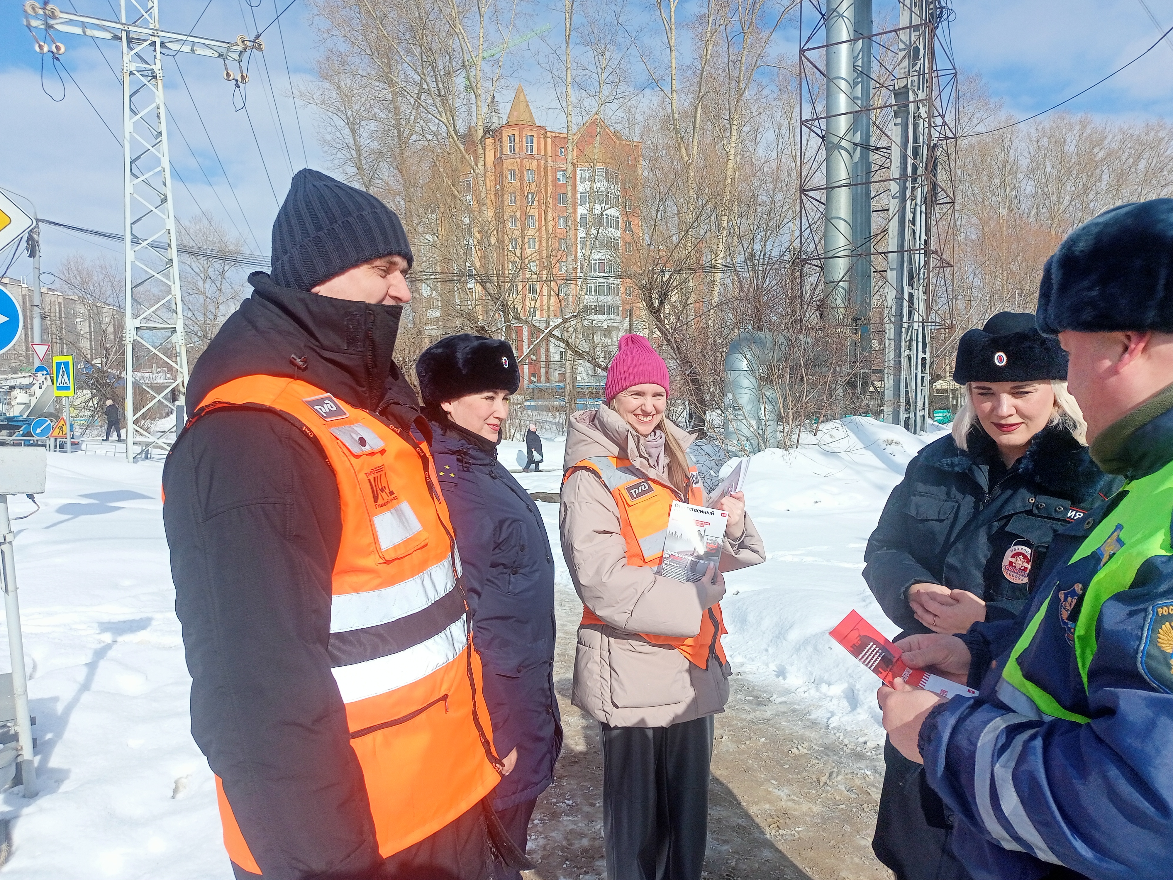 Акция «Осторожно, переезд»!